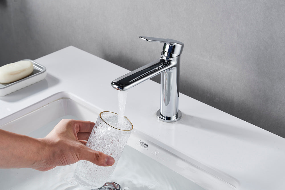 Chrome brass faucet body with ceramic cartridge
